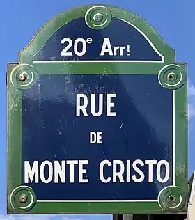Voir la plaque.