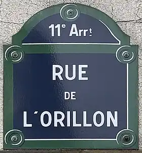Voir la plaque.