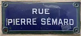 Voir la plaque.