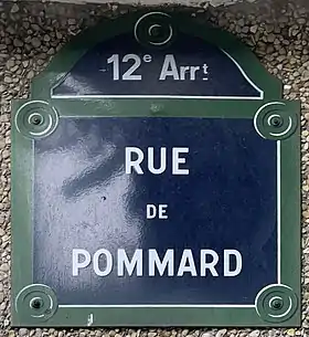 Voir la plaque.