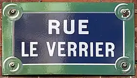 Voir la plaque.