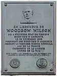 Plaque en hommage à Woodrow Wilson, à l'angle de la place du Trocadéro.