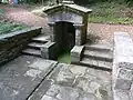 Plomelin : l'ancienne fontaine de Perennou