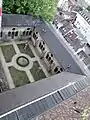 Le cloître vu de dessus avant la restauration de 2017.