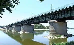 Ensemble du pont-canal sur la Loire.