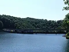 Le barrage vu depuis le nord.