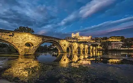 Le Pont Vieux de Béziers et la Cathédrale Saint-Nazaire de Béziers