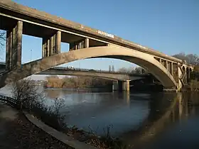 Le pont de la Jonelière au premier plan, suivi du pont de la Beaujoire.
