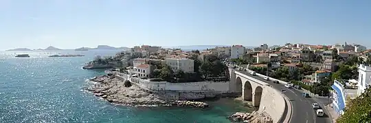 Anse et pont de la Fausse Monnaie, et restaurant Le Petit Nice du chef Gérald Passédat.