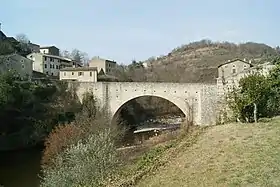 Pont classé à Coux (Ardèche).