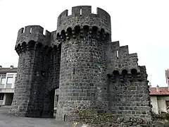 L'ancienne porte de ville.