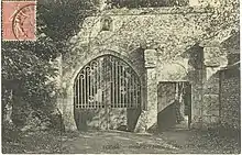 Portail d'entrée de l'abbaye, xiiie siècle.