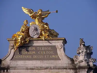 Détail du groupe de la Renommée.