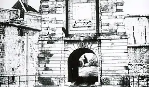 La porte Notre-Dame.