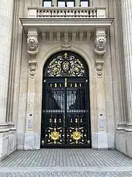 Entrée de la Collection Pinault.