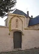 et sa porte biaise.