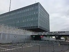 Préfecture de Seine-et-Marne (entrée du public).