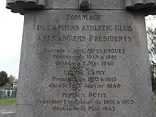 Plaque commémorant les trois premiers présidents de l'Amiens Athlétic Club