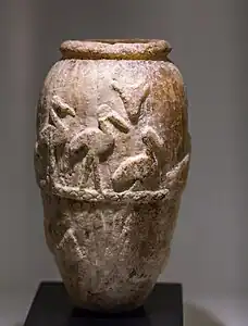 Vase aux ibis. Calcaire.Musée national d'art égyptien de Munich