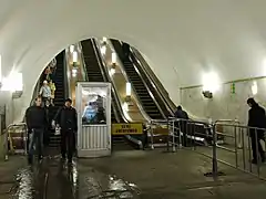 Escaliers mécaniques.