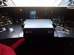 Pupitre de commande, en cabine de conduite.