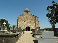 L'église Saint-Étienne - entrée par le cimetière.