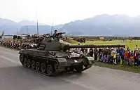 Char 61 lors d'un défilé à Thoune en 2006, Suisse