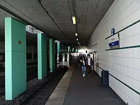 Quai en direction de Lausanne-Flon.