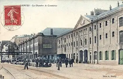 L'ancienne chambre de commerce, à l'arrière du quai Ernest-Renaud
