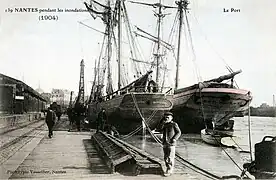 Quai Marquis-d'Aiguillon en 1904, du temps de son exploitation portuaire