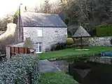 Le moulin à eau de Kerivarch a conservé sa roue.
