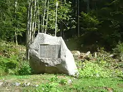 Monument en mémoire de la reprise de ce col le 1er décembre 1944 par les troupes de la 3e division d'infanterie algérienne.
