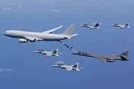 KC-30A (RAAF) > Rockwell B-1 Lancer (USAF) : 2017