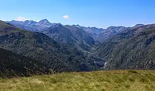Le barrage de Laparan vu du plateau de Beille.