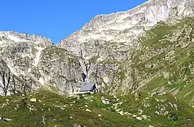 Vue du refuge depuis la vallée.