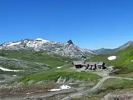 Vue du sommet de Bellecôte (à gauche) et de l'Aliet (au centre) depuis le refuge du Col du Palet au sud-est.