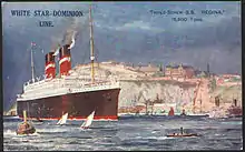 Le Regina avec des cheminées rouges et blanches