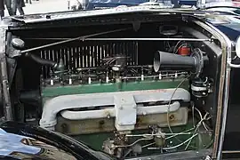 8 cylindres en ligne Renault.