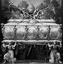 Sarcophage final en argent de saint Stanislas, 1669-1671, cathédrale de Wawel.