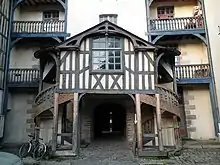 Escalier de la Grande maison des Carmes de Rennes.