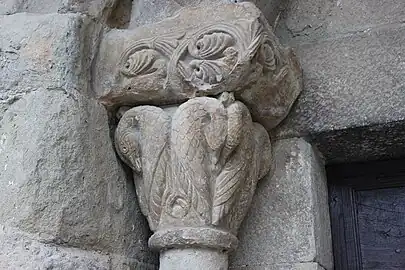 Chapiteau du portail sud : oiseaux.