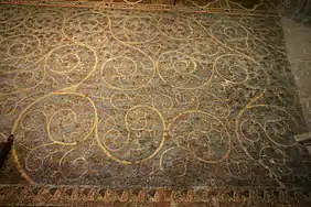 Représentation symbolique d'une vigne accrohée à un chêneFresque de la chambre du pape (milieu XIVe)Palais des Papes d'Avignon