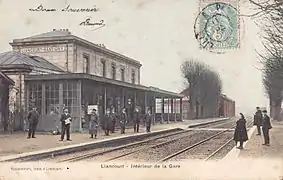 Intérieur de la gare, à la même époque.