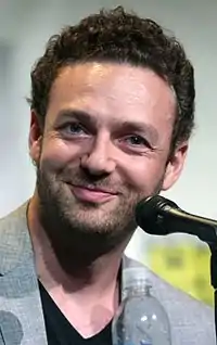 Ross Marquand interprète Aaron