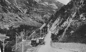 Le tramway entre Salins-les-Thermes et Brides-les-Bains.