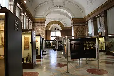 L'intérieur du musée en 2011, peu de temps avant sa rénovation.