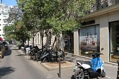 Côté des numéros impairs.