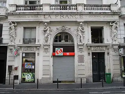 Atlantes (1883), Paris, no 142 rue Montmartre. Les cariatides sont d'Ernest Hiolle.