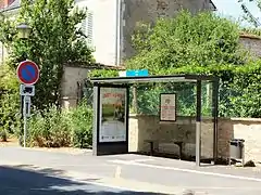 L'arrêt de bus à Ruffec en 2016.