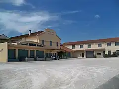 Cave des Coteaux du Rhône à Sérignan-du-Comtat.